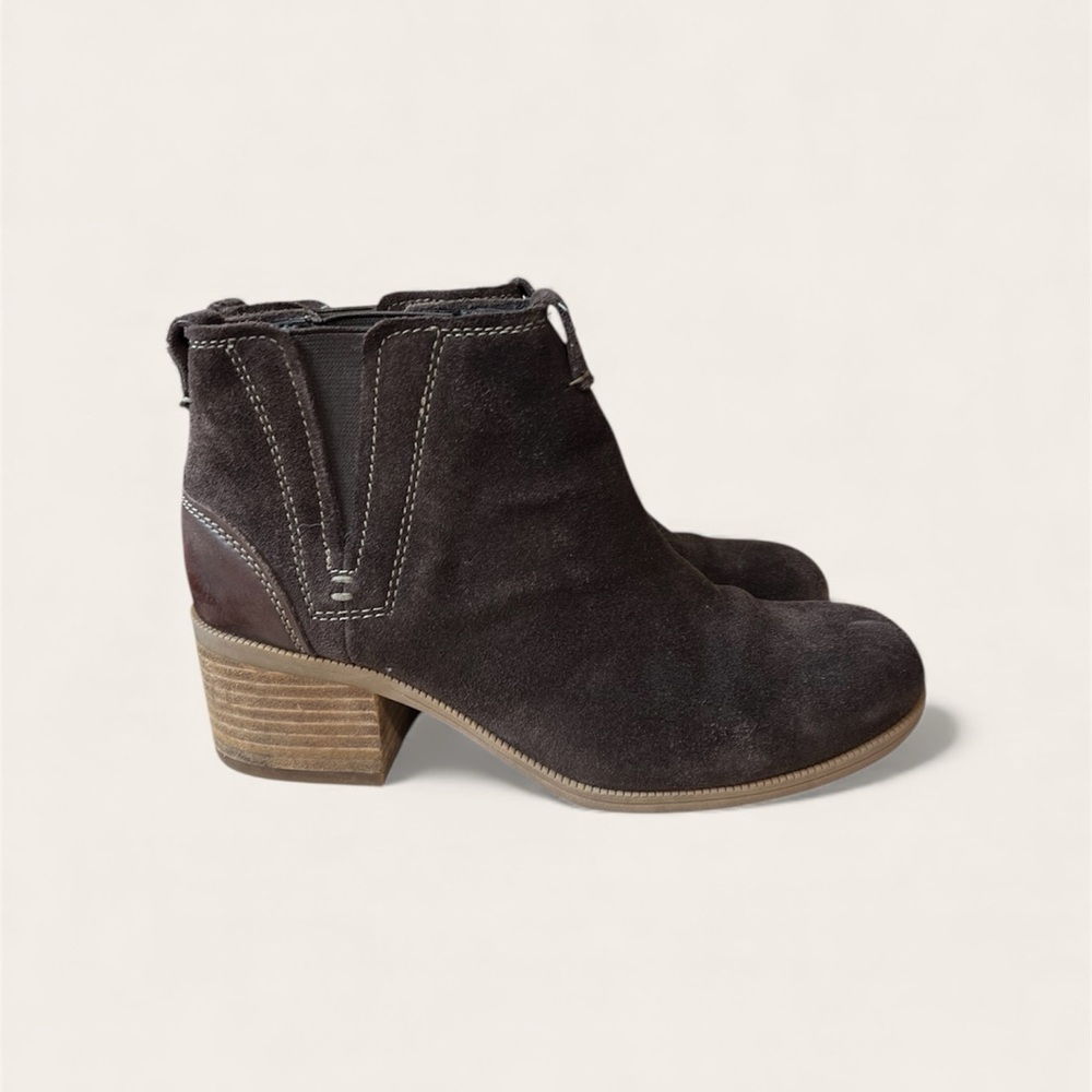 Clarks Chocolate Brown Suede Ankle Boots Size 8.5